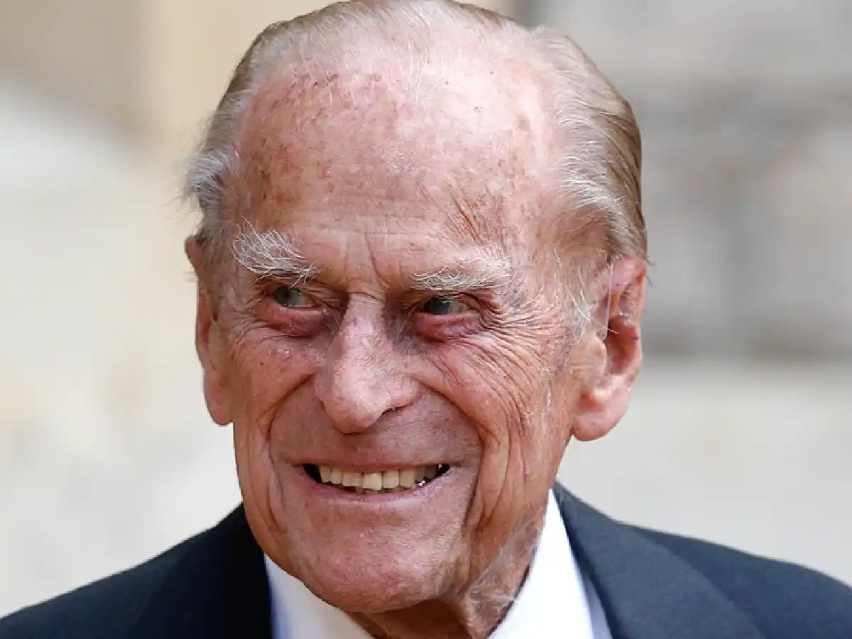 Hospitalizan en Londres al príncipe Felipe, marido de la reina Isabel II