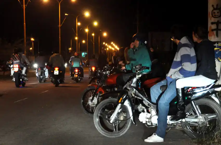 Otra vez, picadas ilegales: tres jóvenes demorados en Oroño y Lamadrid