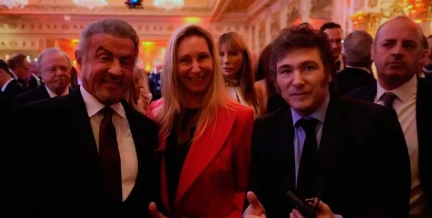 El presidente argentino posando junto al mítico actor de Rocky, Rambo y otros éxitos del cine.