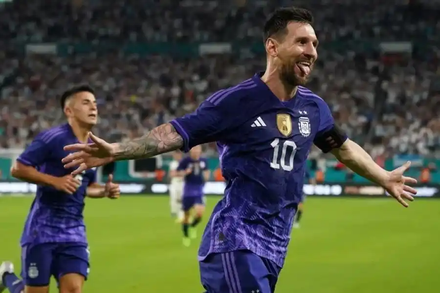 Lionel Messi atraviesa un fuerte cuadro gripal y es duda para el partido con Jamaica