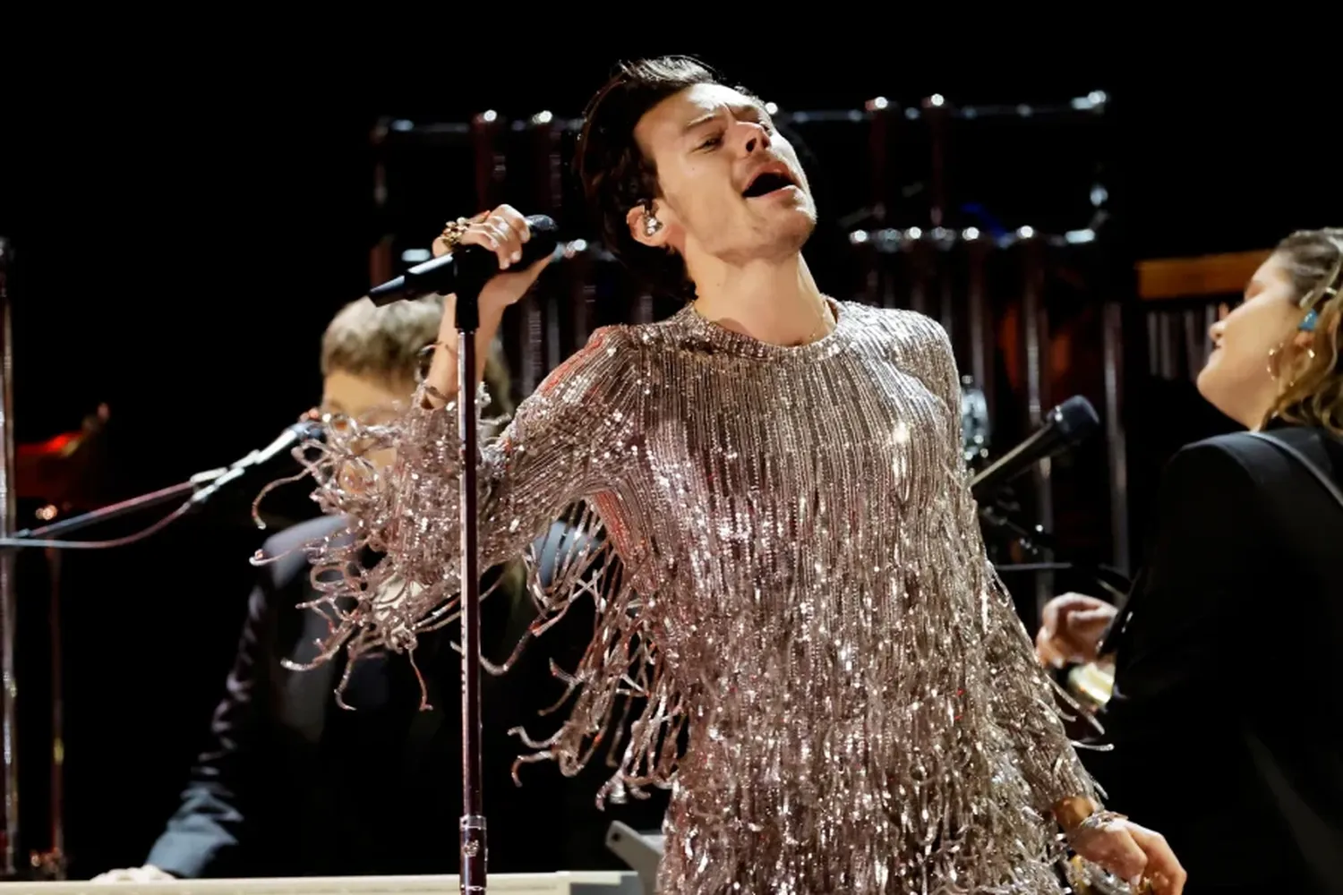 Harry Styles terminó la gira de dos años estrenando una canción