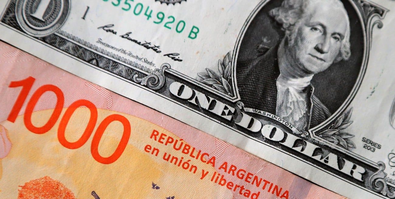El dólar blue cerró estable por segundo día: $1.300 compra y $1.320 venta.