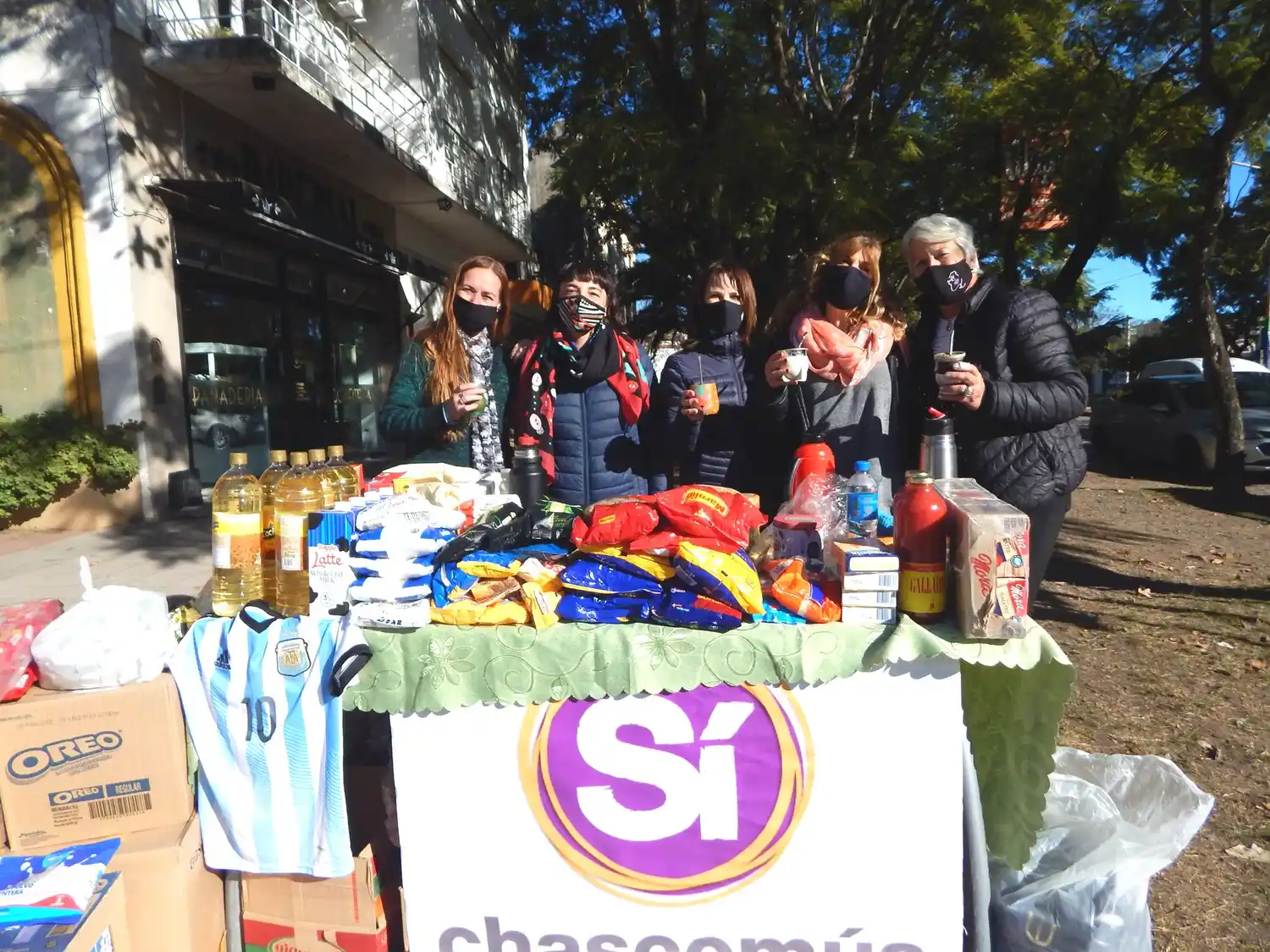 En cercanías del Reloj, Fundación Sí Chascomús volvió con la colecta de leche y alimentos