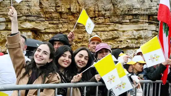 En medio de la guerra, el Líbano vivió un día de fiesta por el papa León, pero teme por el día después