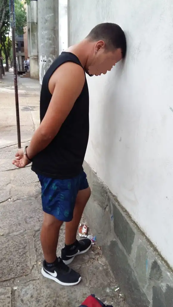 Se cruzó en la calle al que le había robado un día antes: llamó a la Policía y lo hizo detener