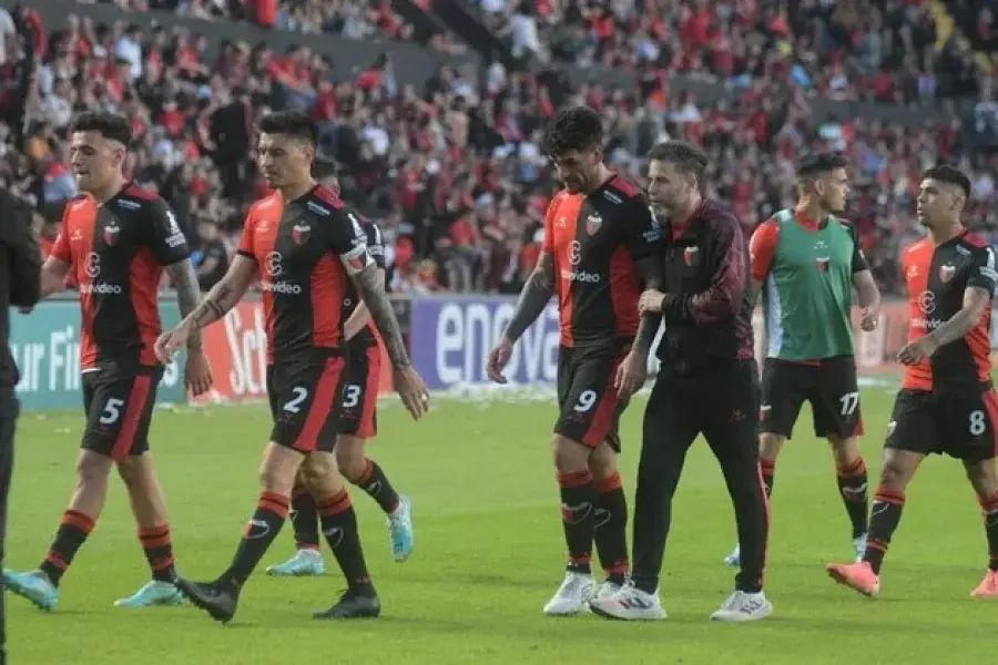 Brown (A) le ganó a Colón en Santa Fe