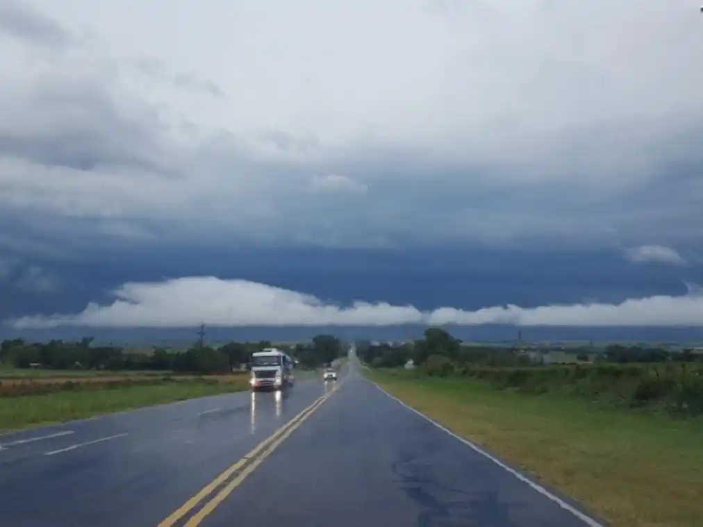 Alerta amarilla en gran parte de la Provincia de Buenos Aires: cuándo llegan las tormentas y qué localidades afectan