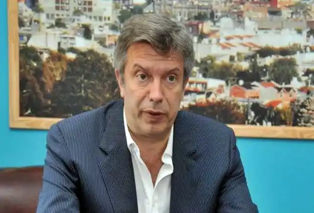 "Es más agradable iluminar el Cristo que ocuparse de la inseguridad"