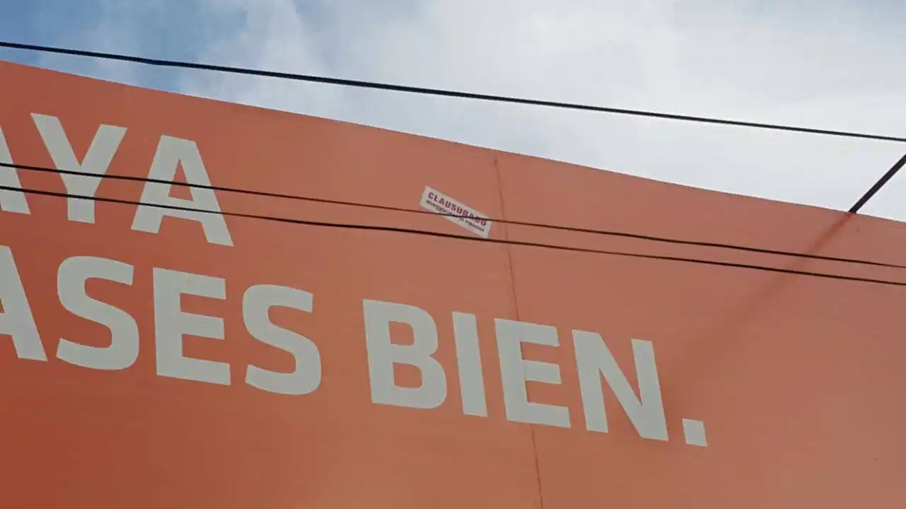 Pinamar: Clausuran carteles de Scioli en pleno fin de semana largo