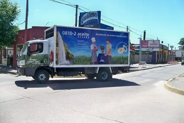 Recolectan aceites vegetales usados y grasas de comercios   