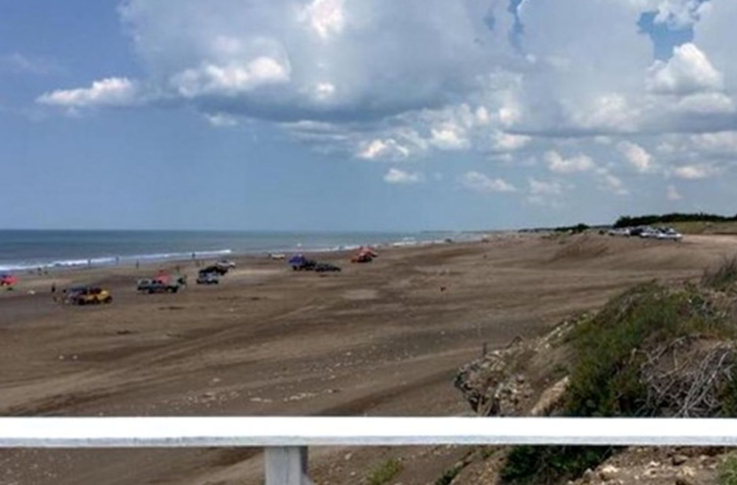 Desesperada búsqueda de un nadador perdido tras una competencia en el mar