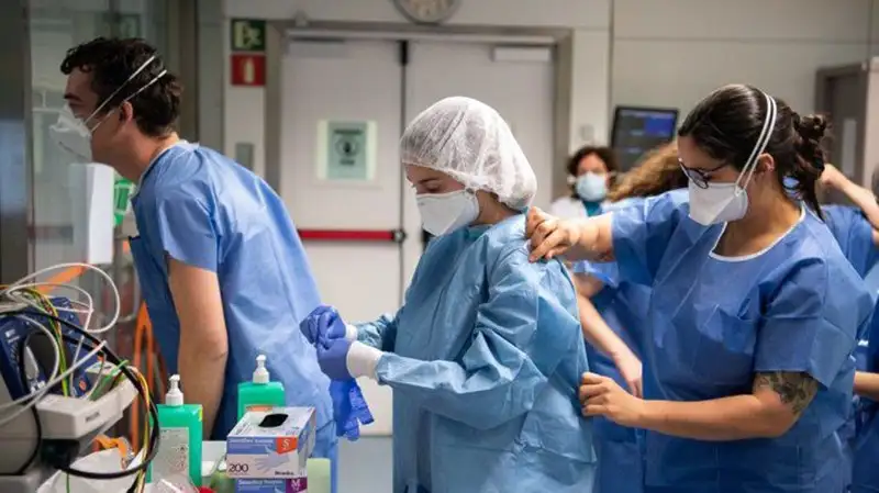 Murieron 429 personas por covid-19 y es la cifra más alta en una misma jornada