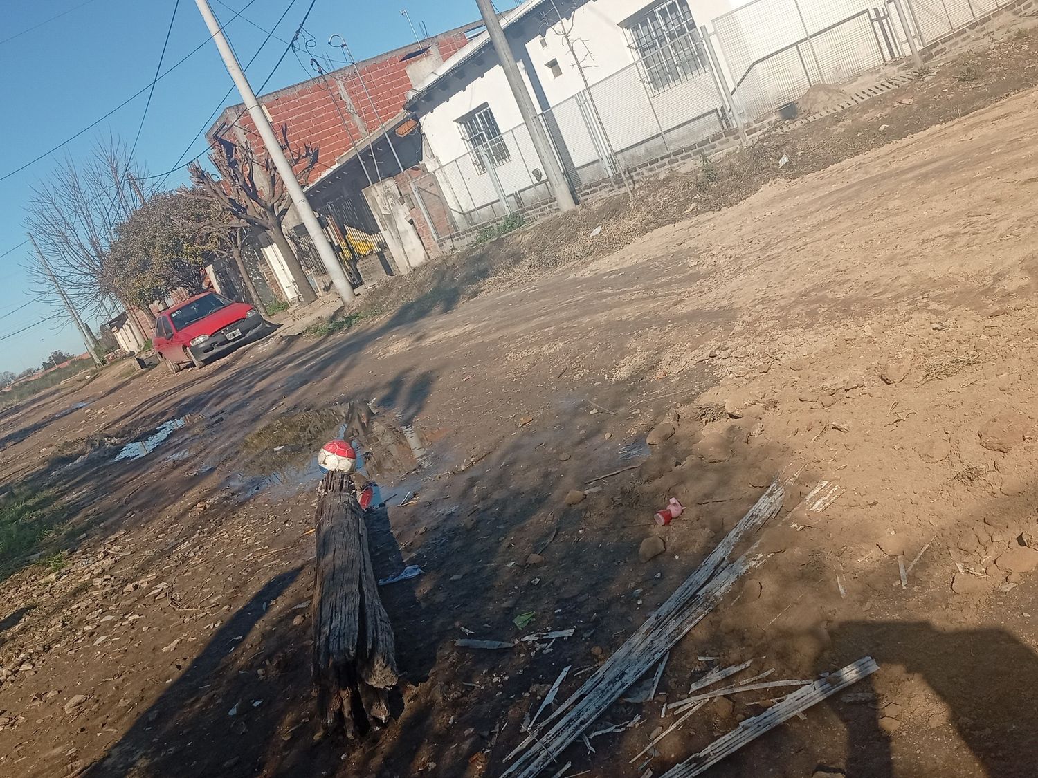Reclamos por el estado de la calle Rafael Obligado