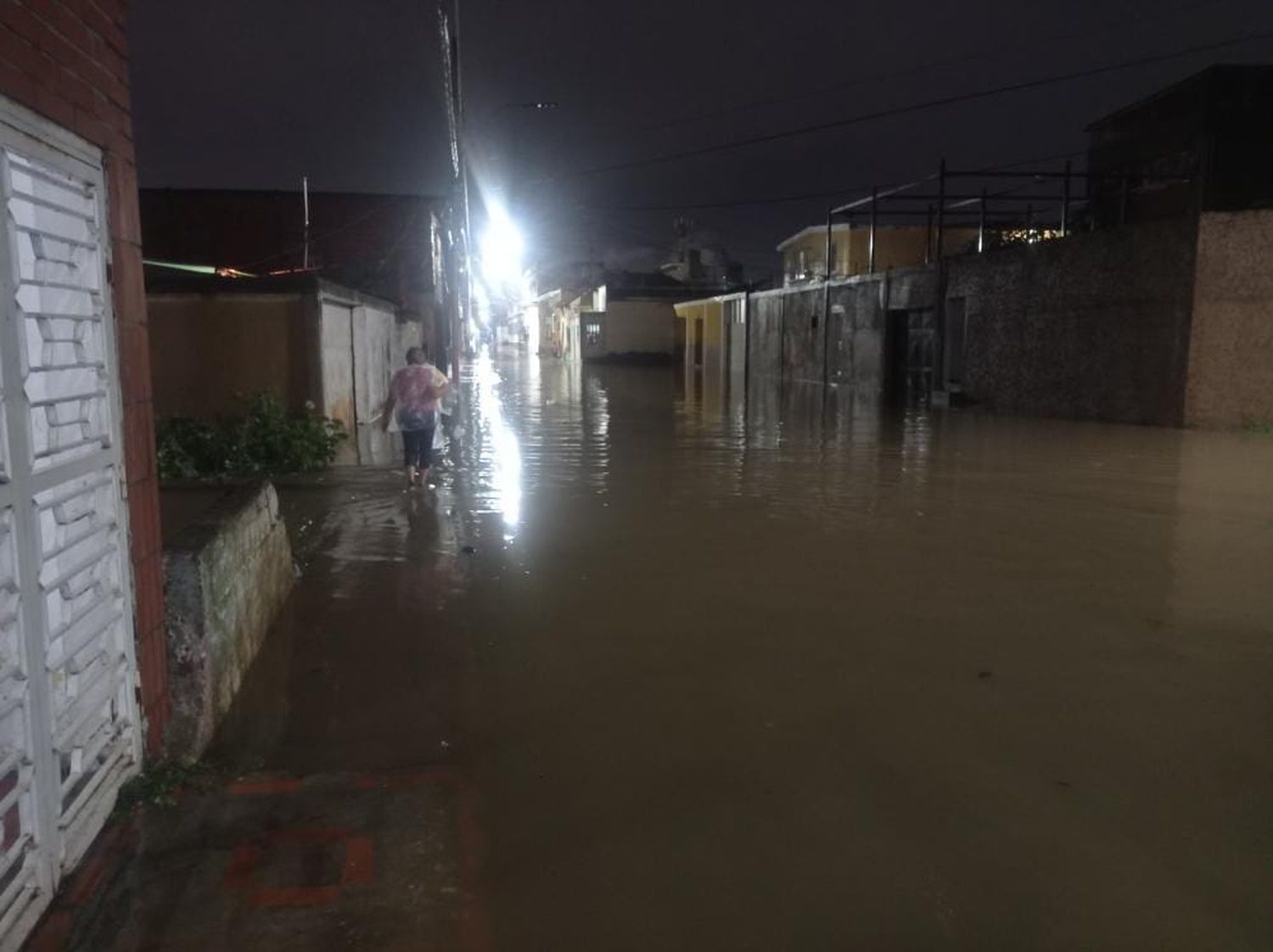 DESPUÉS DEL DESCOMUNAL PALO DE AGUA: retiran más de 80 toneladas de desechos de las calles de Barcelona (+Reporte)