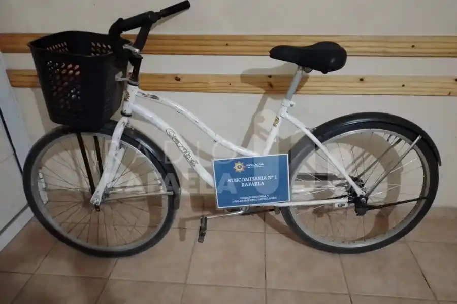 Lo encontraron sentado en obra en construcción con una bicicleta que sería robada