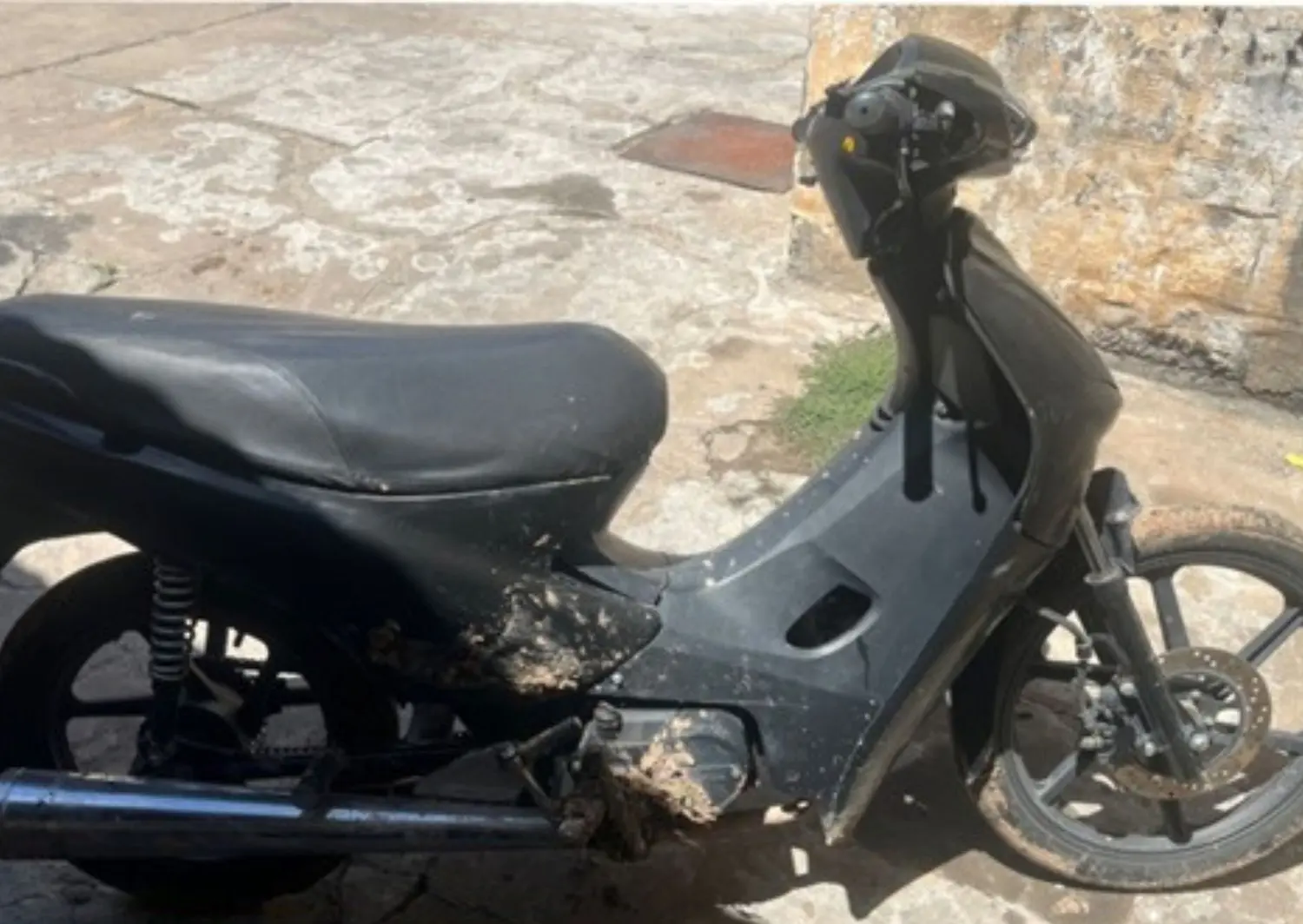 La moto fue secuestrada y permanece en depósito judicial.