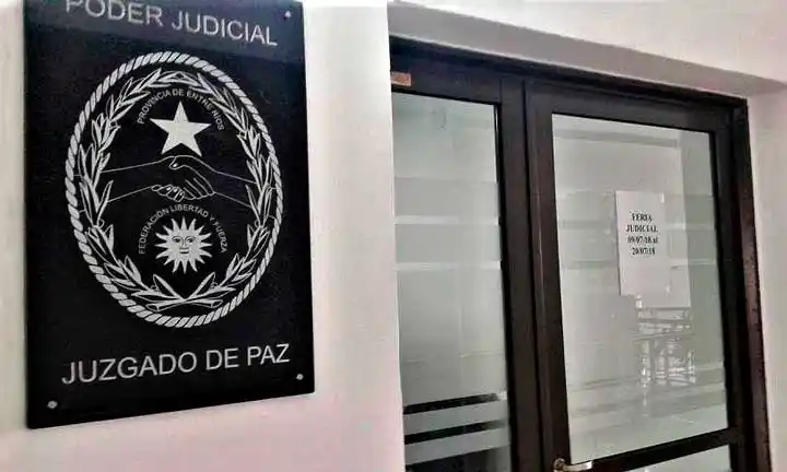 Chivilcoy: una joven de 21 años demandó a su abuela por alimentos y el fallo no tiene precedentes