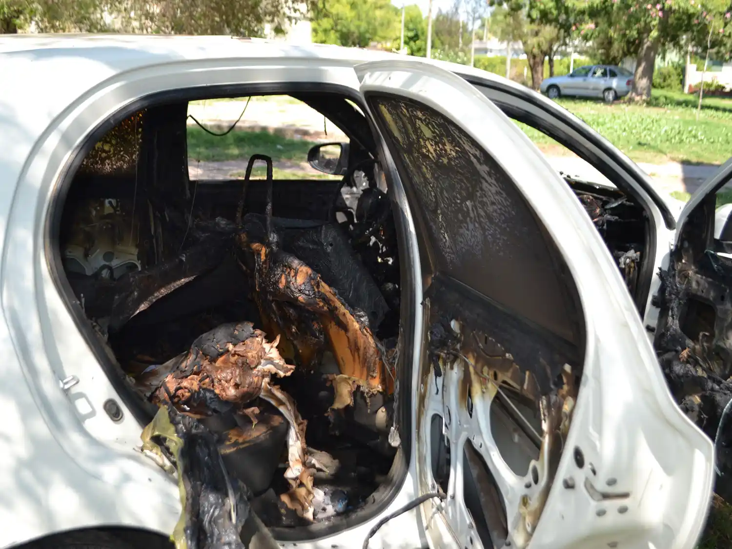 auto incendiado caso aquiles castañarez