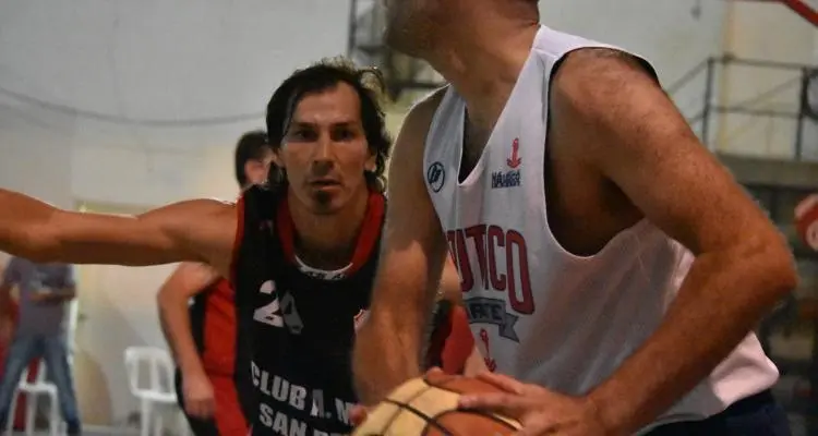 El +35 de Mitre  perdió y buscará la clasificación en Zárate