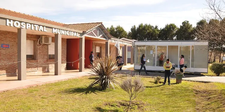 Monte Hermoso: Municipio reconoció a 100 agentes de salud con bono de 10 mil pesos