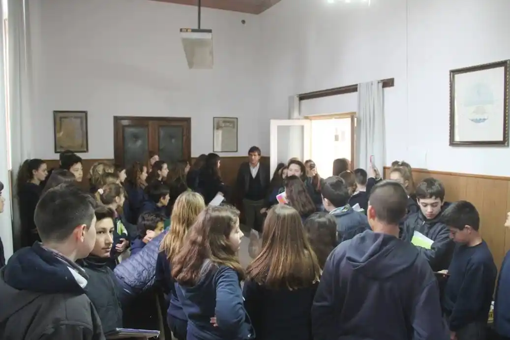 LOBERIA: Estudiantes se reunieron con el Intendente