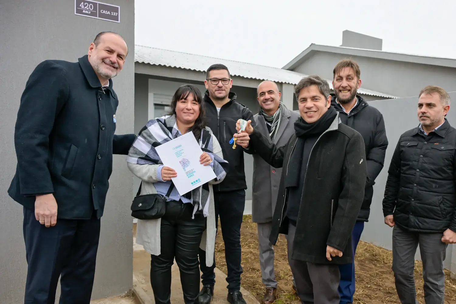 Kicillof en Bahía Blanca: entregó viviendas y patrulleros