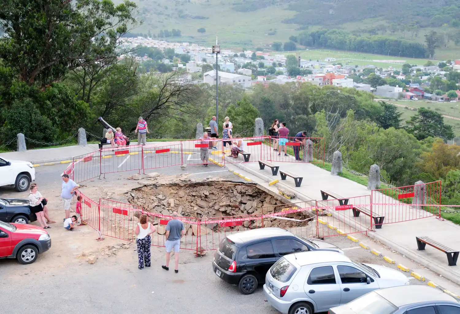 El cráter se encuentra en la cima del Parque Independencia.
