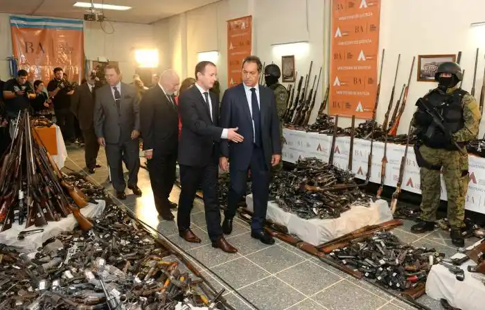 Scioli: "No buscamos tener más presos en las cárceles, sino menos armas en las calles"