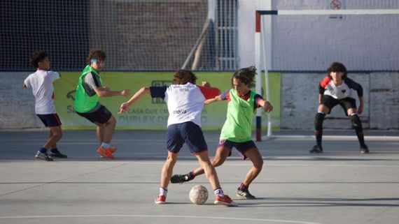 El 80% de las infancias hace actividad física extraescolar, pero hay brechas de género