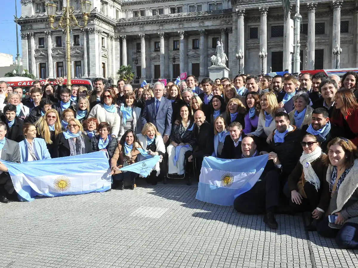Michetti ratificó su postura contra el aborto con una foto