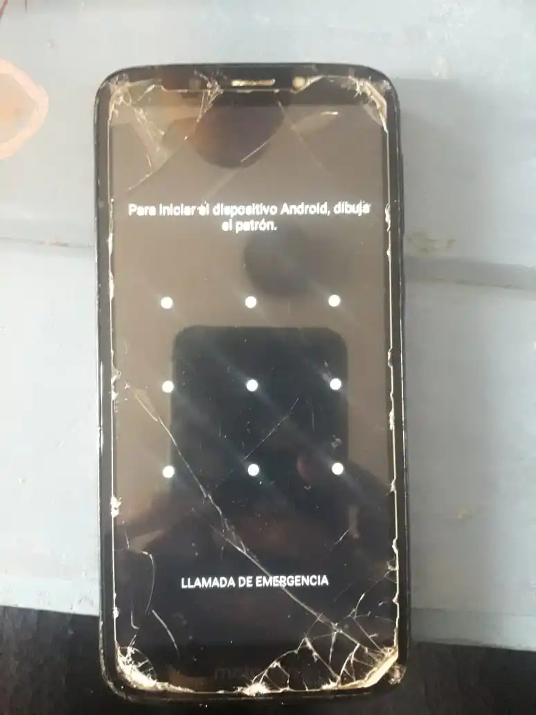 Encontraron celular en la vía pública
