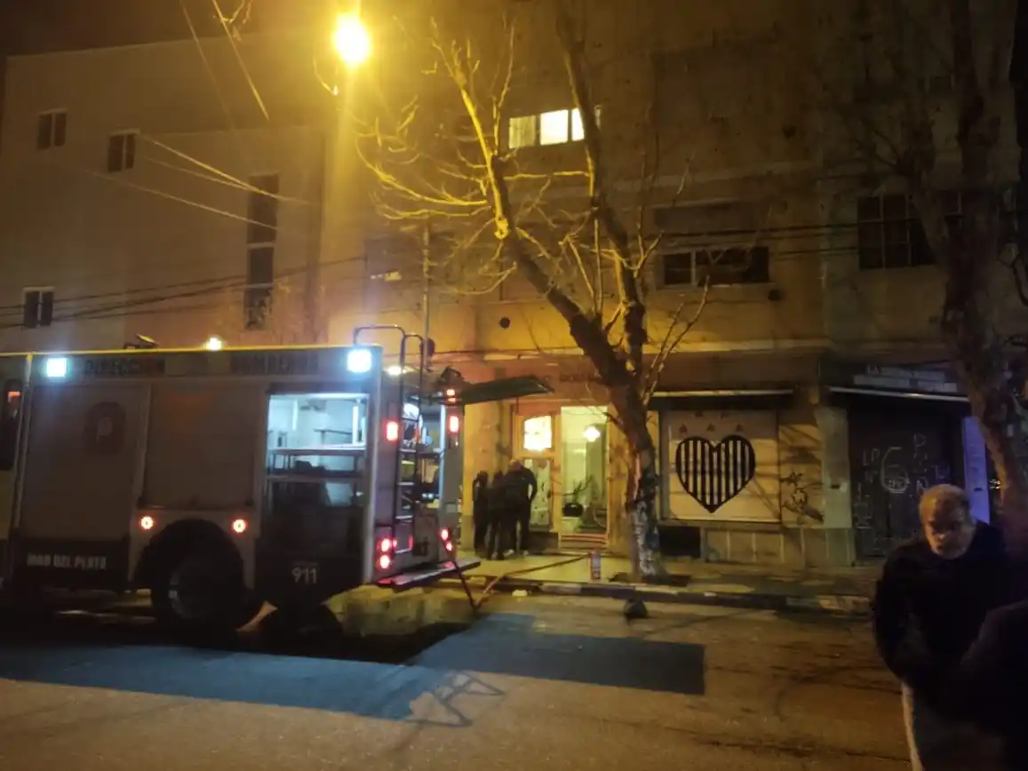 Dos incendios en viviendas movilizaron a bomberos en Mar del Plata