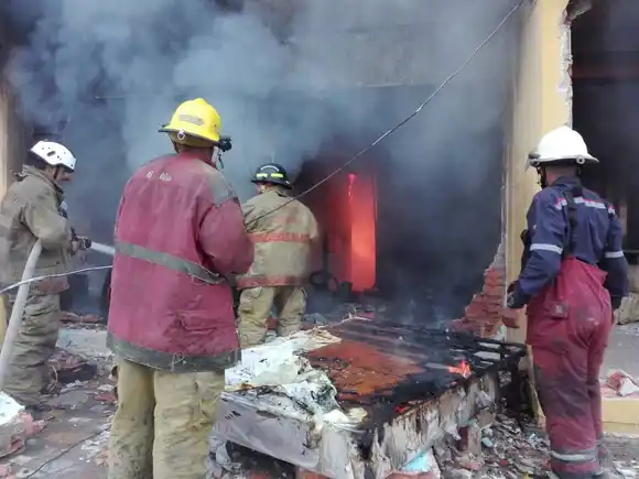 ¡PÁNICO! Tras explosión de bombona de gas