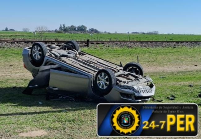 General Ramírez: cuatro jóvenes resultaron heridos en el vuelco de un automóvil