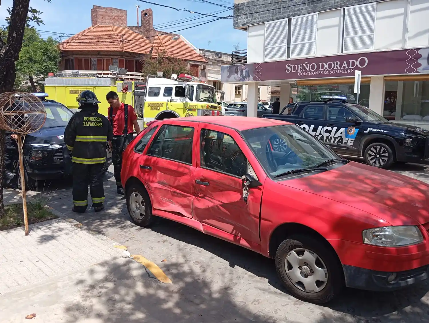Fuerte choque en Chacabuco e Ituzaingó: una mujer fue asistida y trasladada por el 107
