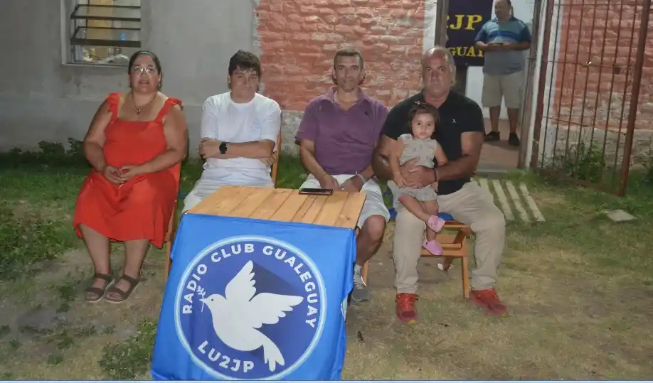 Radioclub: Entregaron licencias a los nuevos Radioaficionados