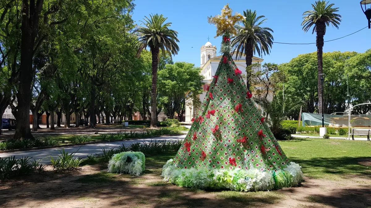 Tejedoras de crochet: paso a paso, cómo hicieron el árbol de Navidad con bolsas de nylon