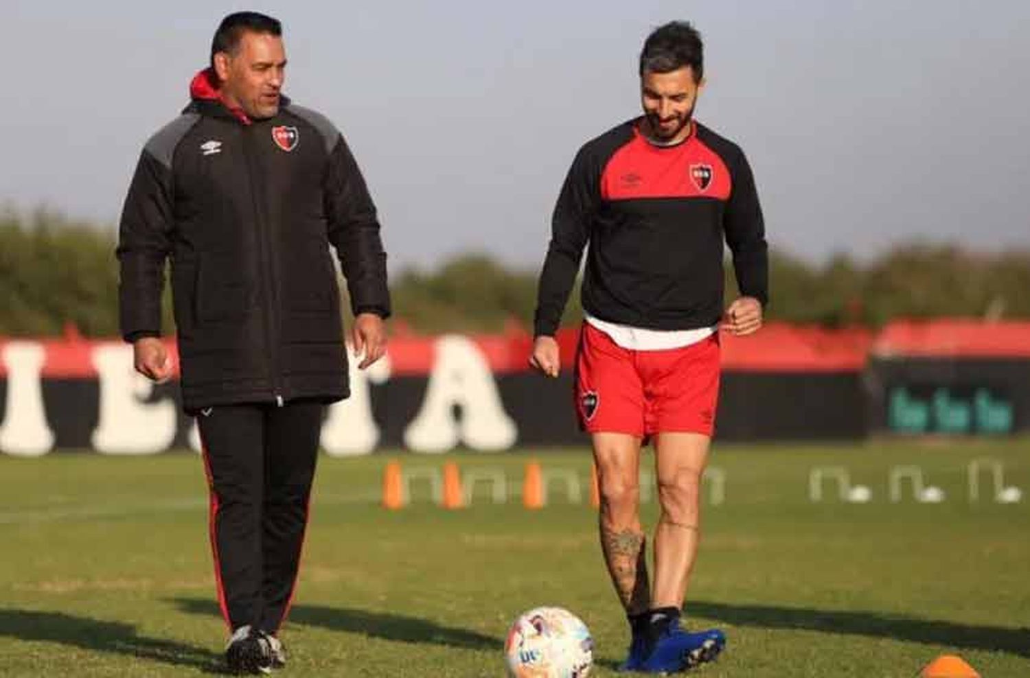 Gamboa recuperará a Scocco para el duelo ante Vélez y cambiará media defensa obligada