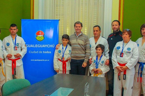 El intendente Piaggio reconoció a deportistas de la ciudad