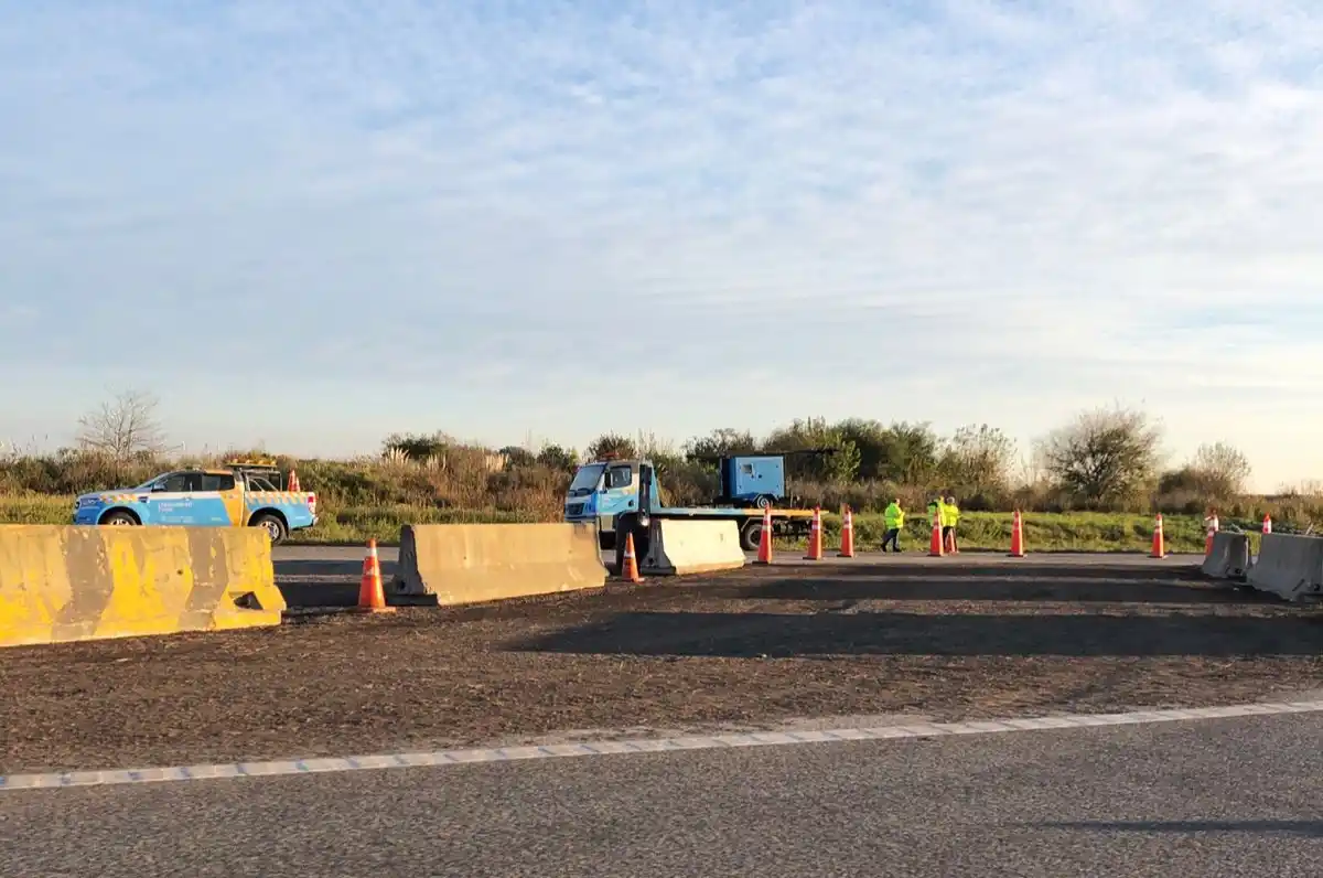 El paso fue habilitado para vehículos liivanos.