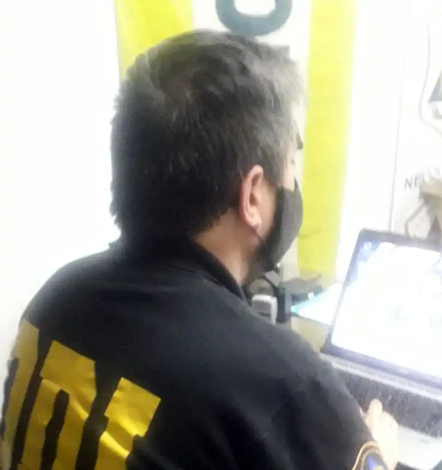 Atrapan a estafadores que cambiaban cheques falsos
