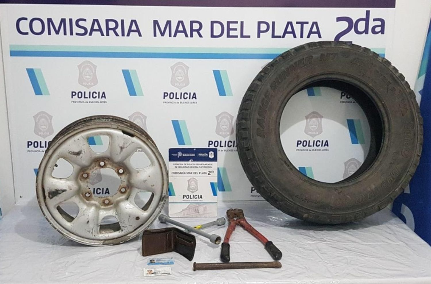 Atrapan a “roba ruedas” tras una persecución