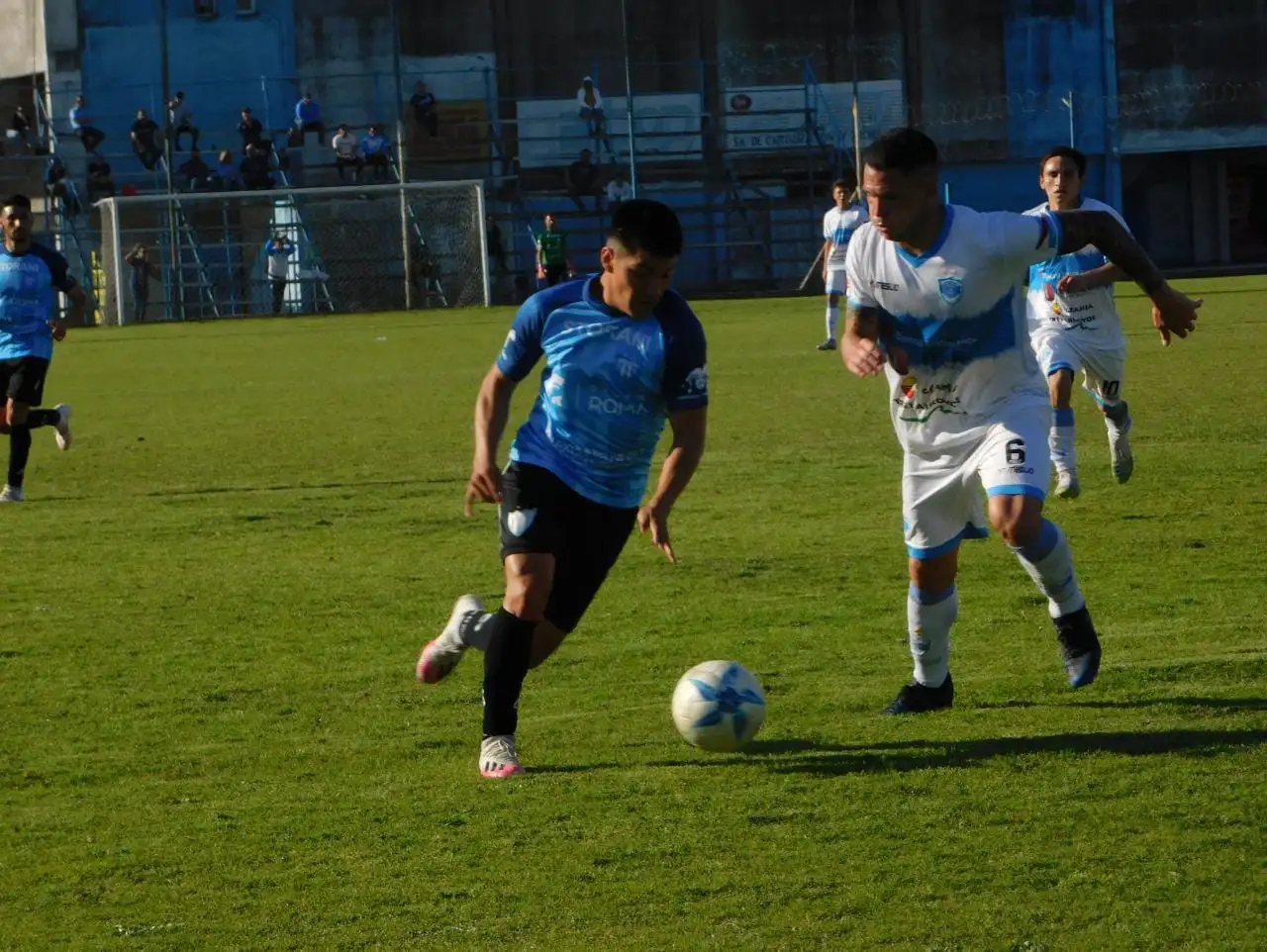 Juventud fue superior a Gimnasia, ganó el clásico y trepó en las posiciones