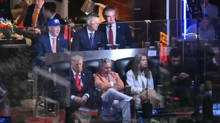 Es el primer mandatario en visitar el Madison Square Garden durante las competencias de basquet