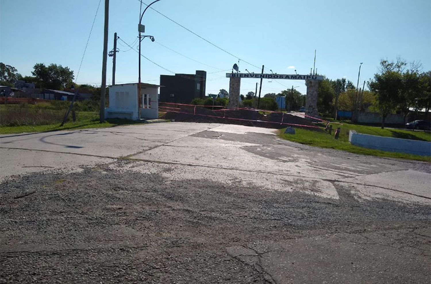 Maipú cerró casi todos sus accesos con barricadas y aumentaron los controles