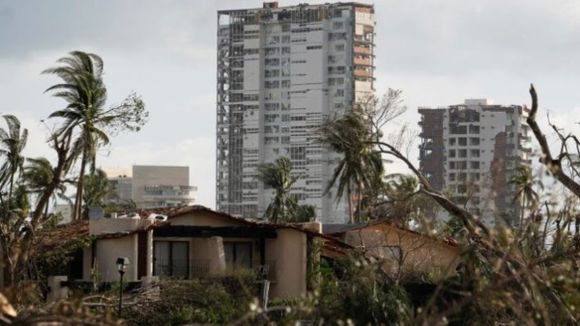43 muertos y 36 desaparecidos por paso del huracán Otis en el sur de México