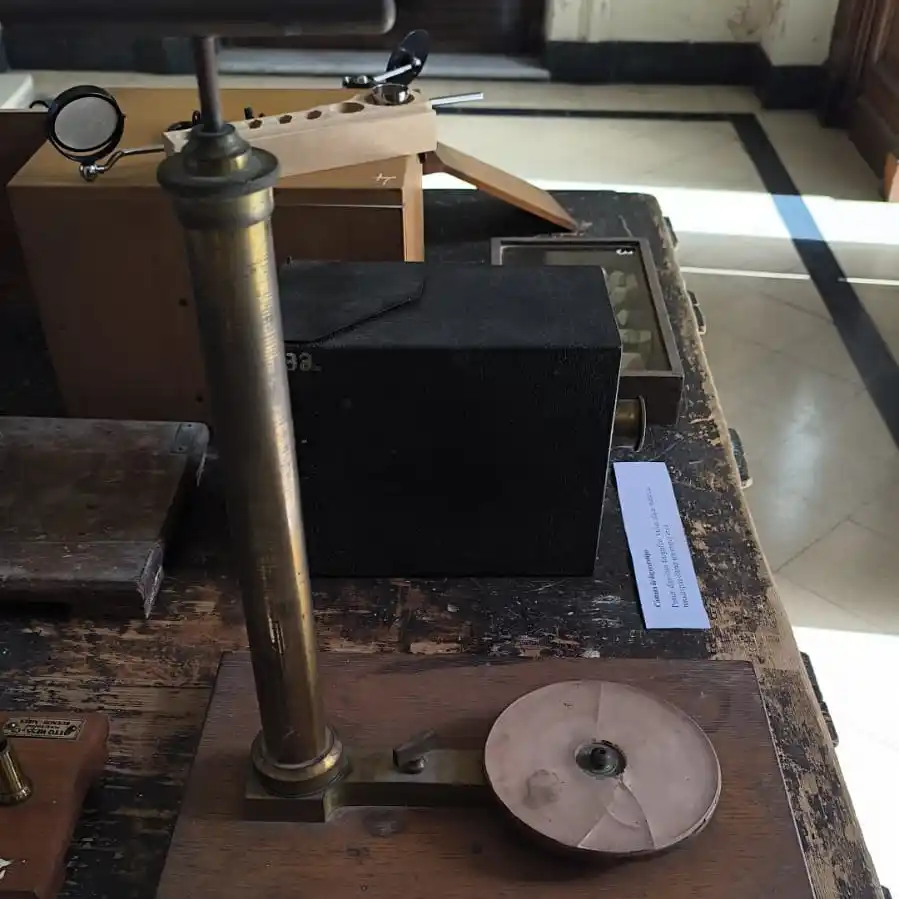 La Escuela Normal inauguró la muestra  “Aquel laboratorio de ayer”