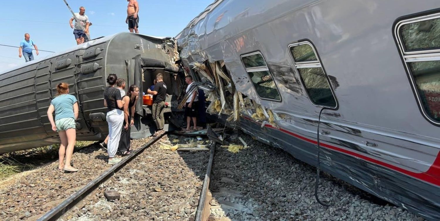 Descarrilan ocho vagones de un tren de pasajeros en la región rusa de Volgogrado.