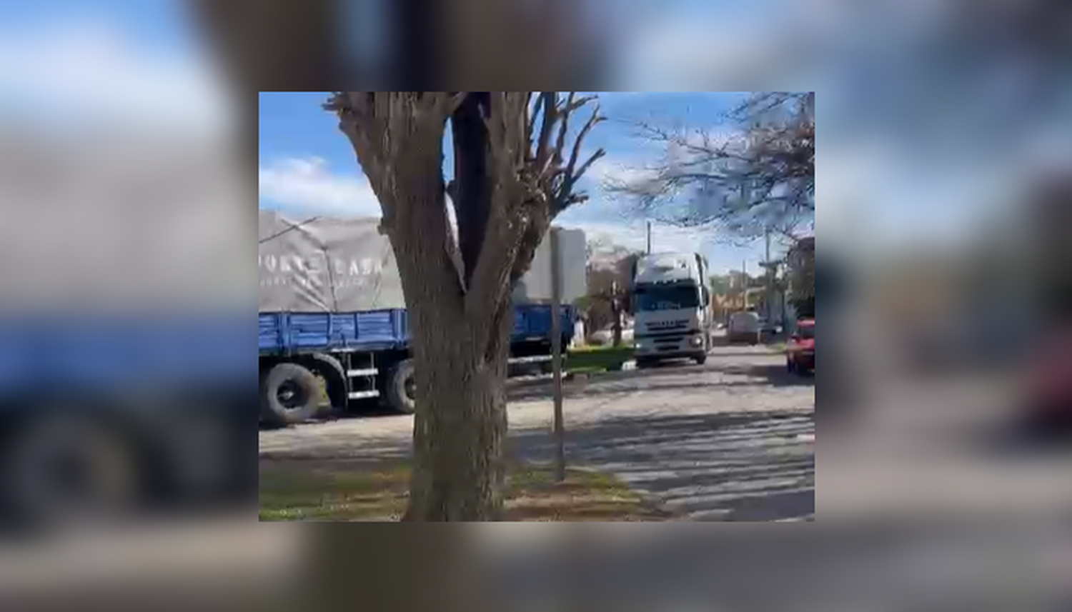 Camiones dentro de San Pedro: "Es un peligro"