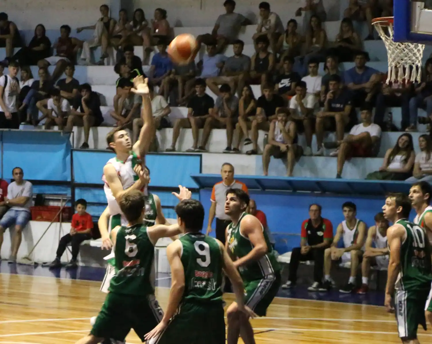 Neptunia tuvo más oficio, lo cerró mejor que Racing y se metió en la final